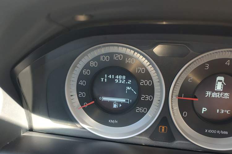 Used Volvo XC60 2013 T5 Zhiya Edition Odometer Close Up