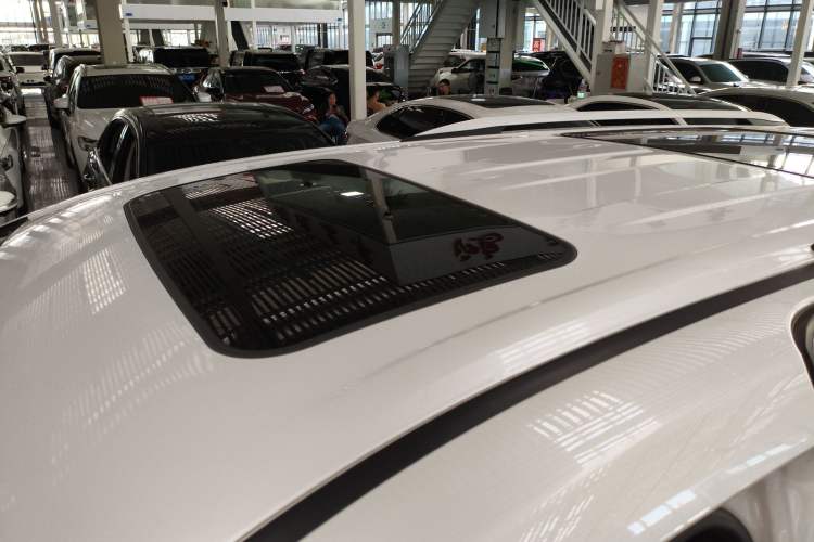 Used Toyota SIENNA 2023 2.5L Hybrid Platinum Edition Roof