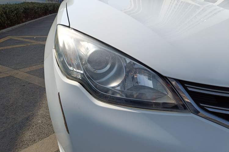 Used Roewe 360 2015 1.5L Manual Luxury Edition Right Front Headlight