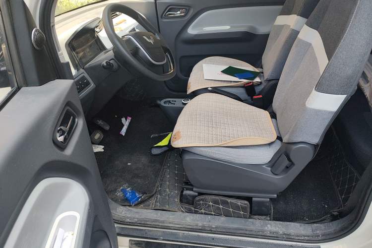 Used Wuling Hongguang MINIEV 2022 Macaron Premium Model – Lithium Iron Phosphate Left Front Seat