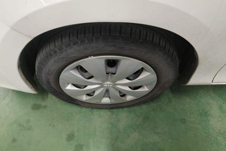 Used Toyota YARiS L Zhi Xuan 2015 1.5E Automatic Charm Edition
