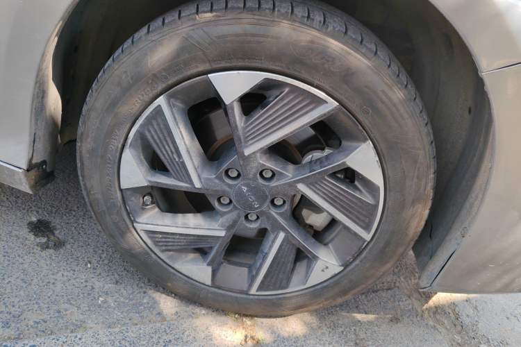 Used AION S Plus 2025 Comfort Version 53.241 kWh Right Front Wheel Hub