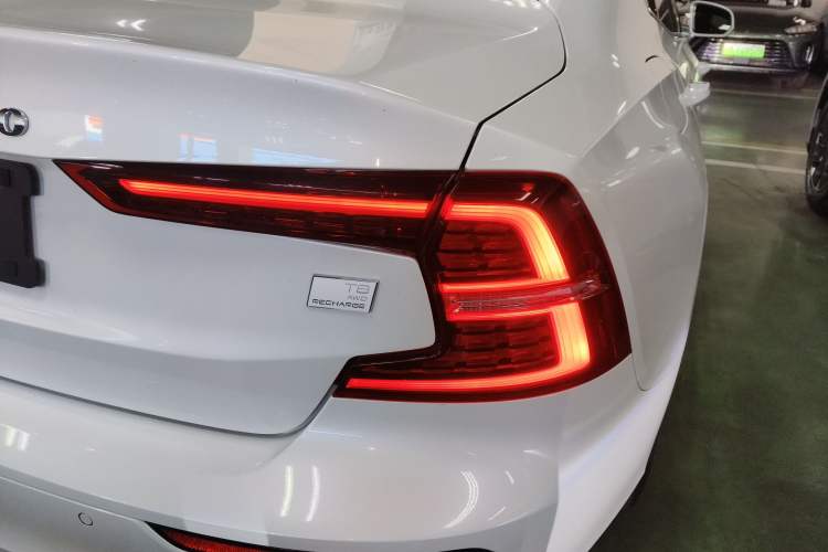 Used Volvo S60 New Energy 2021 T8 E-Drive Hybrid Four-Wheel Drive Smart Luxury Edition
