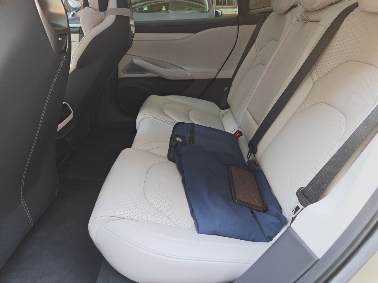 Xiaomi Auto SU7 2024 Four-Wheel Drive Ultra-Long Range Advanced Intelligent Driving Max Edition — снимка 17