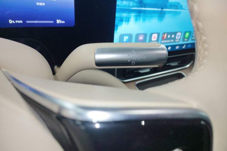 Used Hima AITO M9 2024 Range-Extended Ultra Version 42 kWh 6-Seater Model Gear Lever