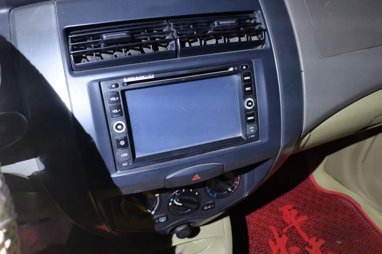 Used Nissan Livina 2010 Jingyue Edition 1.6L Manual All-Around Model