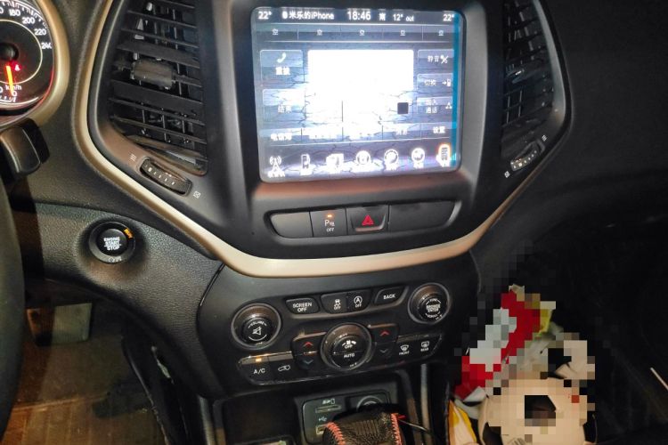 Used Jeep Cherokee 2016 2.4L Leading Smart Version
