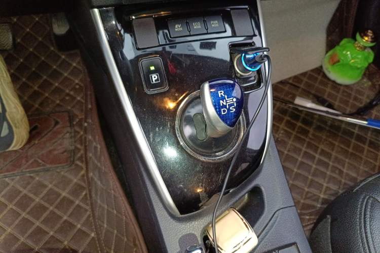 Used Toyota Levin 2017 Revised Dual-Engine 1.8H GS E-CVT Elite Sunroof Version China V Standard Gear Lever