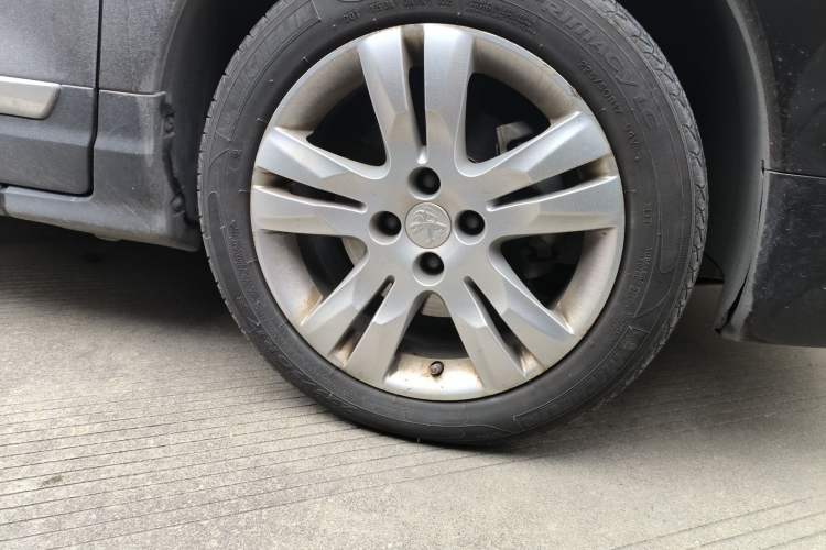 Used Peugeot 3008 2015 2.0L Automatic Classic Edition