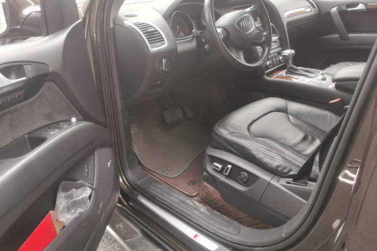 Used Audi Q7 2014 35 TFSI Sport Edition Driver Seat