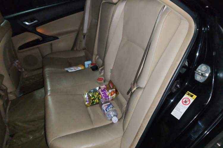 Used Toyota Reiz 2012 2.5V Fengdu Elite Stylish Edition Left Rear Seat