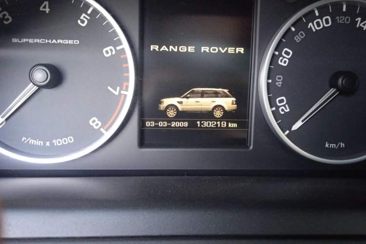 Used Land Rover Range Sport 2011 5.0 NA V8 HSE Odometer Close Up