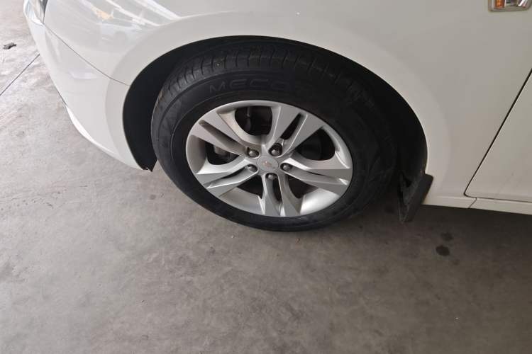 Used Chevrolet Cruze 2013 Hatchback 1.6L Manual Luxury Model
