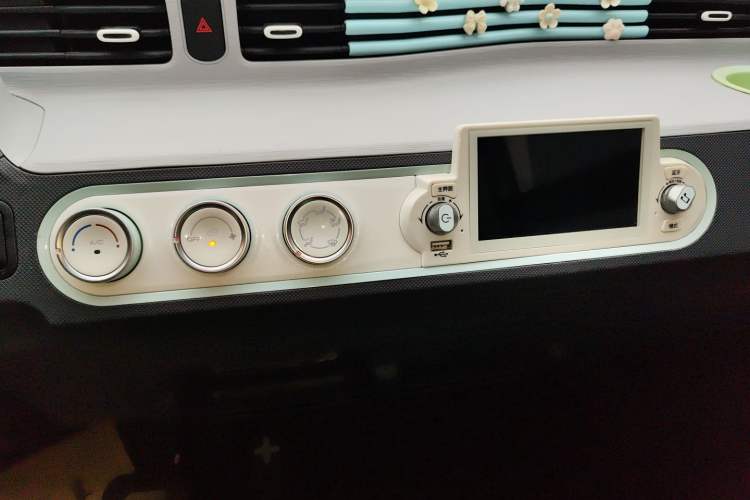 Used Wuling Hongguang MINIEV 2021 Macaron Premium Model – Lithium Iron Phosphate