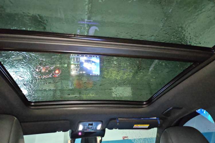 Used GAC Trumpchi GS8 2022 Linghang Series 2.0 TGDI Two-Wheel-Drive Luxury Smart Connectivity Version (7 Seats)
