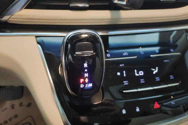 Used Buick GL8 2023 Facelifted Land Cruiser Executive Luxury Version Gear Lever