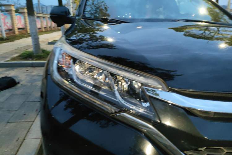 Used Honda CR-V 2015 2.4L two-wheel drive luxury version Right Front Headlight