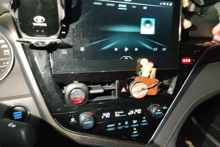 Used Toyota Camry 2023 2.0G Luxury Edition Audio And AC Panel