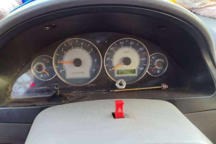 Used FAW Jiabao V52 2011 1.0L Practical Version LJ465QE1
