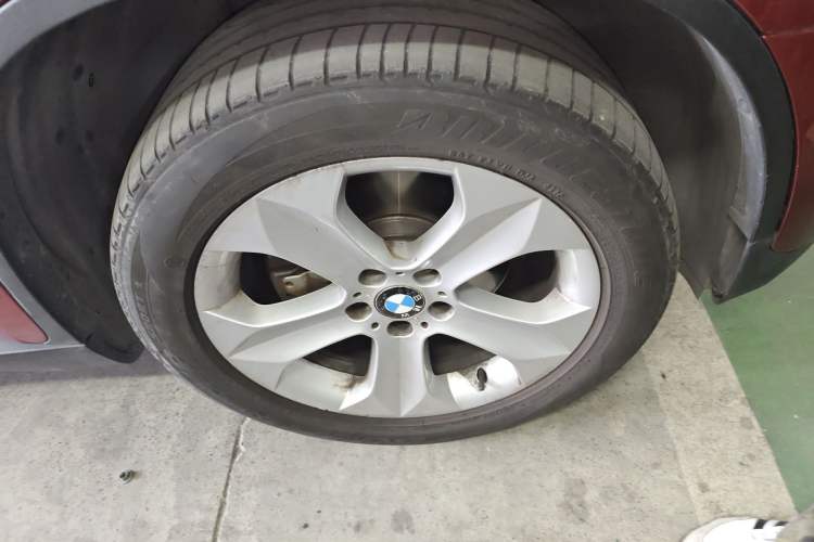 Used BMW X6 2011 xDrive35i Right Front Wheel Hub