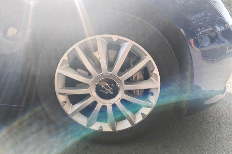 Used Maserati Ghibli 2014 3.0T Standard Edition Right Front Wheel Hub