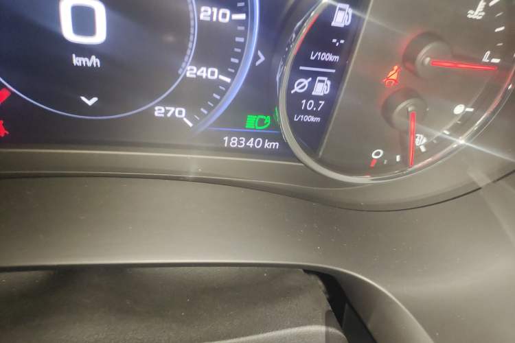 Used Chevrolet Malibu XL 2020 Redline 550T Automatic Smart Edition Odometer Close Up