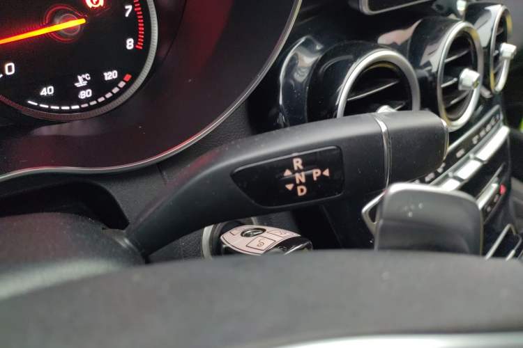 Used Mercedes-Benz C-Class 2018 C 200 Sport Edition Gear Lever