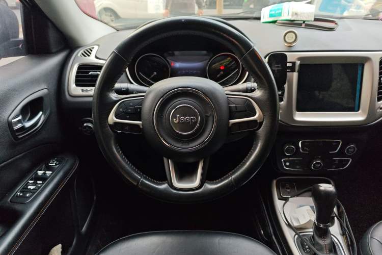 Used Jeep Compass 2017 200T Automatic Family Edition