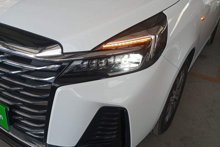 Used Buick GL8 2023 Land Executive Class Smart Enjoyment Model
