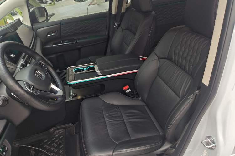 Used Honda Elysion 2024 2.0L eHEV Luxury Edition