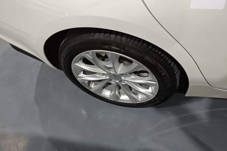 Used Cadillac CT5 2023 28T Luxury Edition (Standard Version) Right Rear Wheel Hub