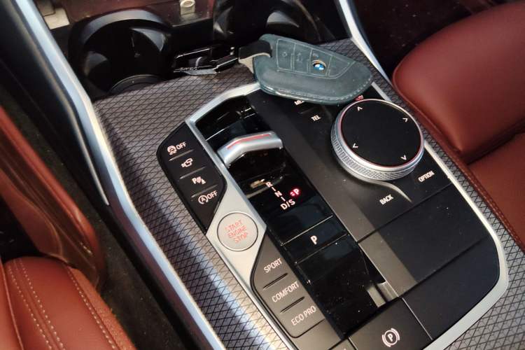 Used BMW 3 Series 2024 325i M Sport Night Edition Package Gear Lever