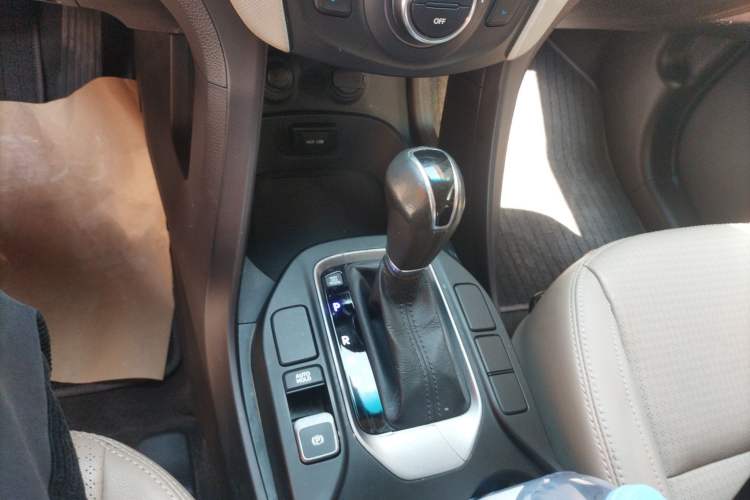 Used Hyundai Santa Fe 2013 2.4L Automatic Two-Wheel Drive Smart Version
