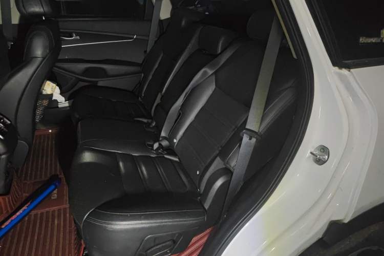 Used Kia Sorento 2016 Sorento L 2.4L Gasoline 4WD Custom Edition 5 Seats China IV Standard