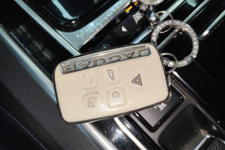 Used Jaguar XE 2018 2.0T 200 PS Two-Wheel-Drive R-Sport Sport Edition