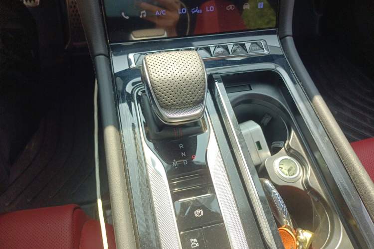 Used Hongqi H6 2024 2.0T ZhiShang Version