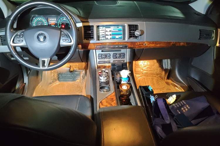 Used Jaguar XF 2014 XF 2.0T Prestige Edition Audio And AC Panel