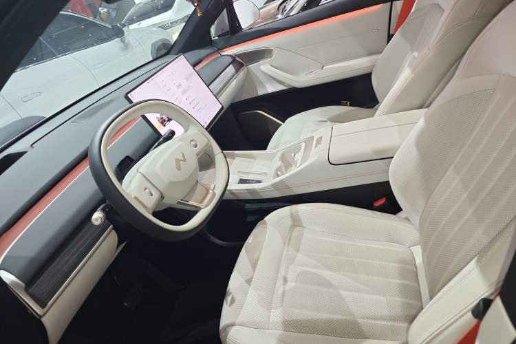 Used ONVO L60 2024 60 kWh Rear-Drive Version
