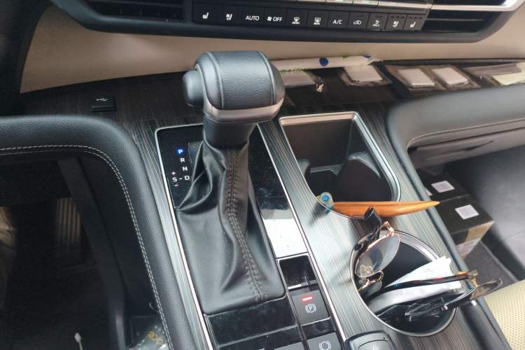 Used Toyota Sienna 2023 2.5L Hybrid Ultimate Edition
