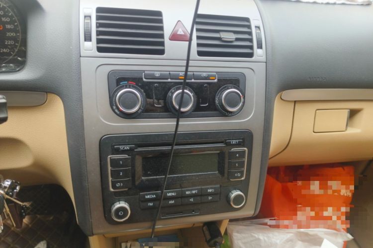 Used Volkswagen Touran 2011 1.4T DSG Zhiya Edition 5 Seats
