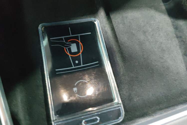 Used Tesla Model Y 2025 Rear-Wheel Drive First Edition