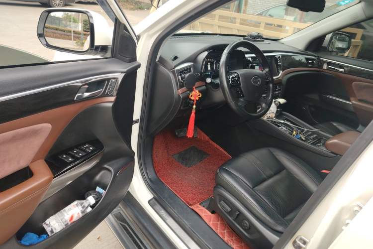 Used GAC Trumpchi GS8 2017 320T Two-Wheel Drive Luxury Smart Connectivity Version (7 Seats)
