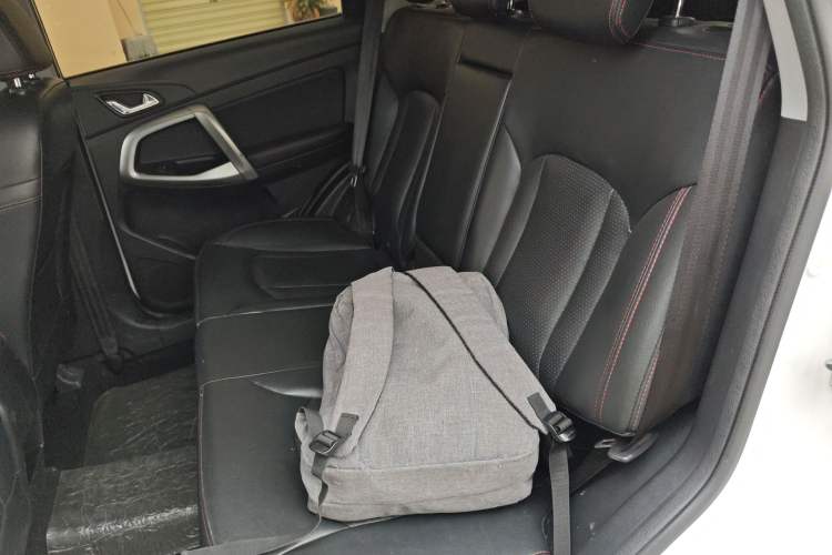 Used Cowin X5 2017 2.0L CVT Luxury Version Left Rear Seat