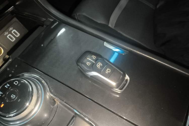 Used Ford Taurus 2017 EcoBoost 245 Luxury Model