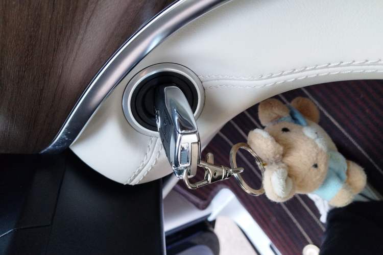 Used Mercedes-Benz V-Class 2022 V 260 L Long-wheelbase Luxury Edition Vehicle Key