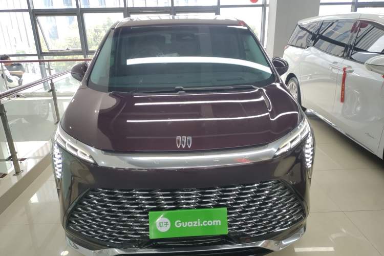 Used Buick Century 2023 2.0T Seven-Seater Yinshi Edition Front