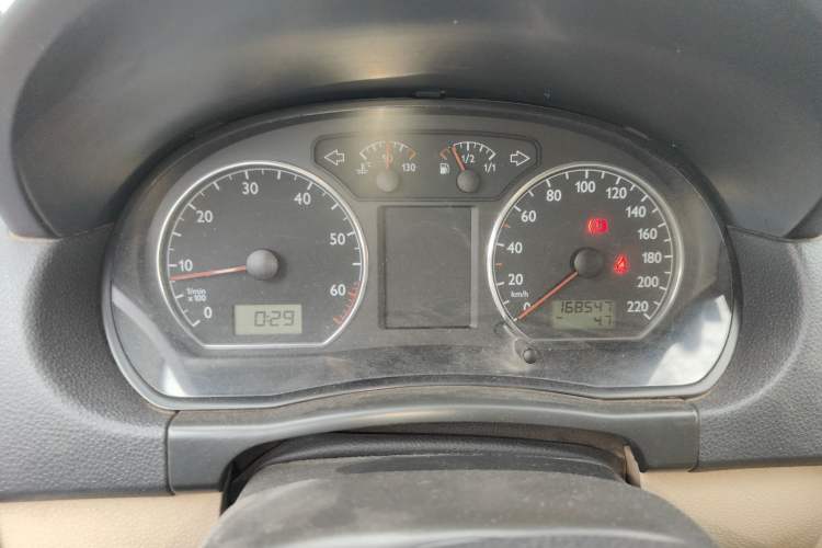 Used Volkswagen Polo 2009 Jingqu 1.4L Manual - Elegant Edition