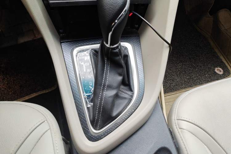 Used Buick GT 2019 15T Dual-Clutch Connected Elite Model China VI Gear Lever