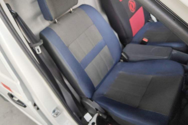 Used Dongfeng Yufeng EM27 2024 EM27L BYD CATL 41.86 kWh Right Front Seat