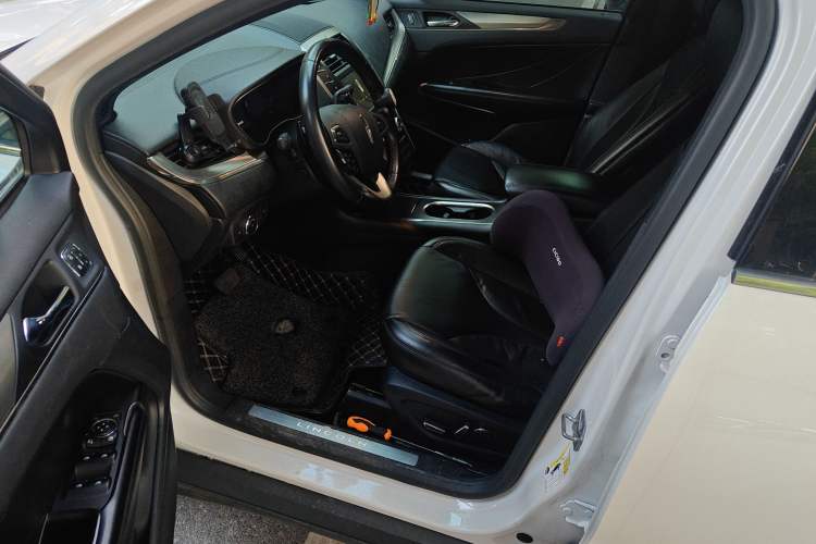 Used Lincoln MKC 2017 2.0T Two-Wheel Drive Deluxe Edition